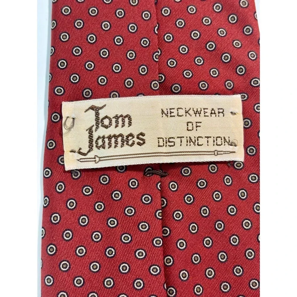 Vintage Tom James Mens Silk Tie‎ Red Geometric Medallion 56 In. Dapper Sartorial